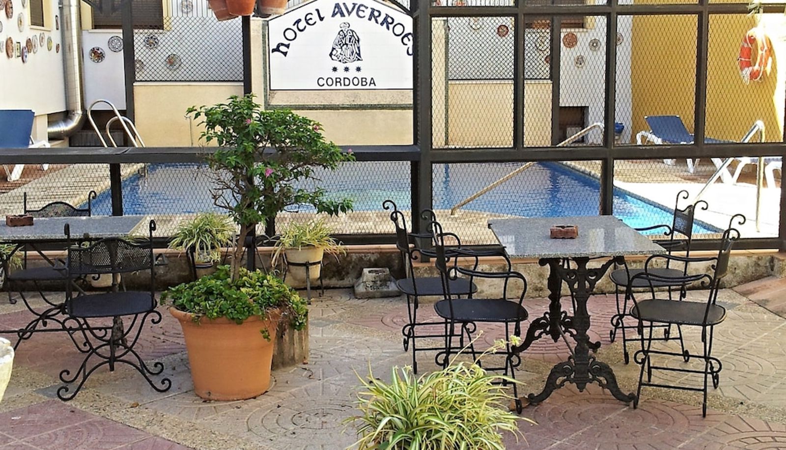 Pool - Averroes Hotel