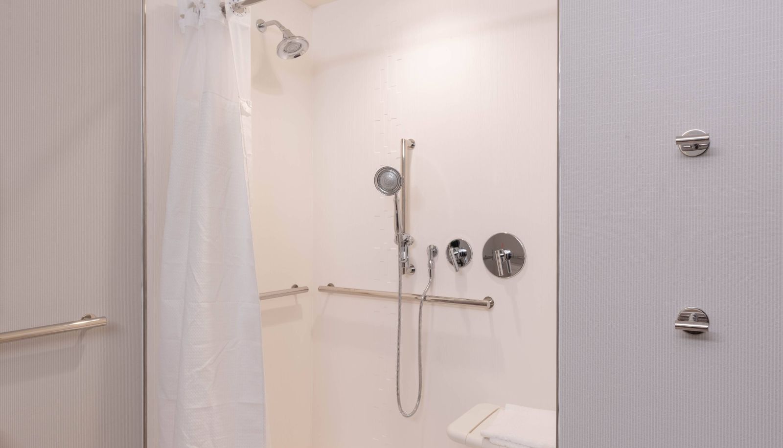Zimmer - Courtyard by Marriott Thousand Oaks Agoura Hills