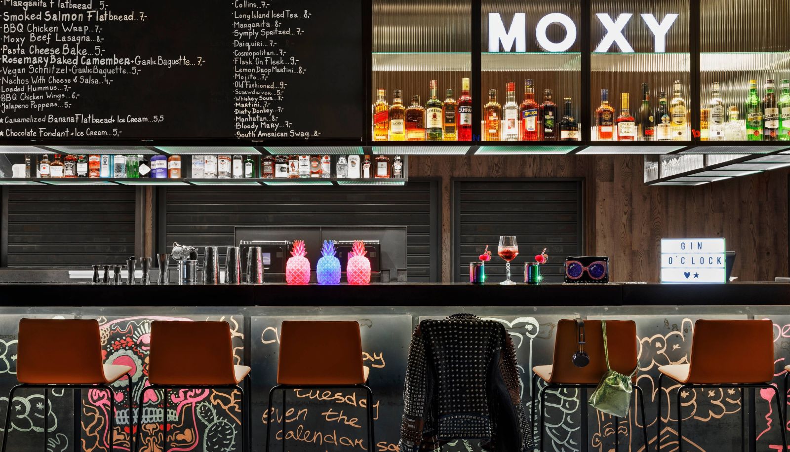 Bar - Moxy Kaunas Center