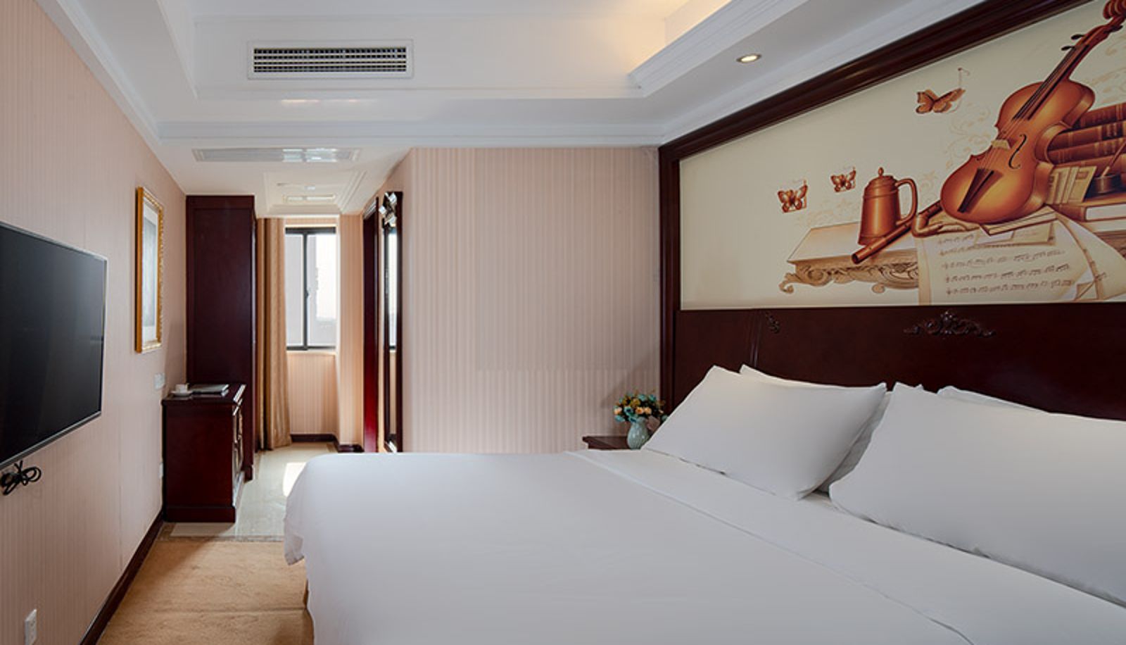 Zimmer - Vienna Hotel (Hunan Xiangtan Jiuhua High Speed Railway North Station Store) Xiangtan Bantang City Railway Station