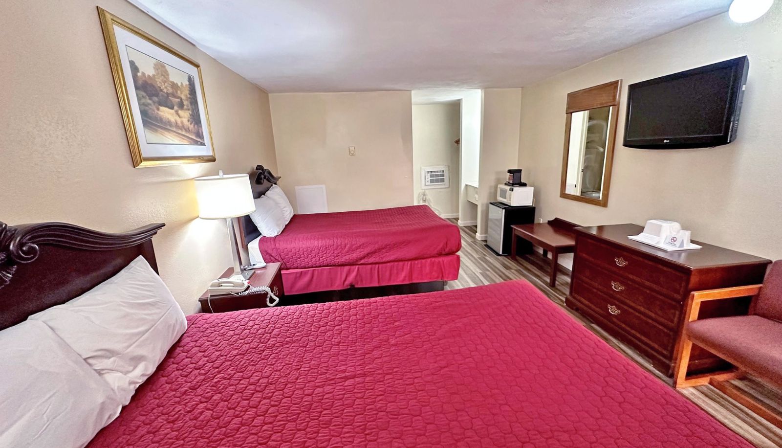 Zimmer - Red Carpet Inn Pulaski NY