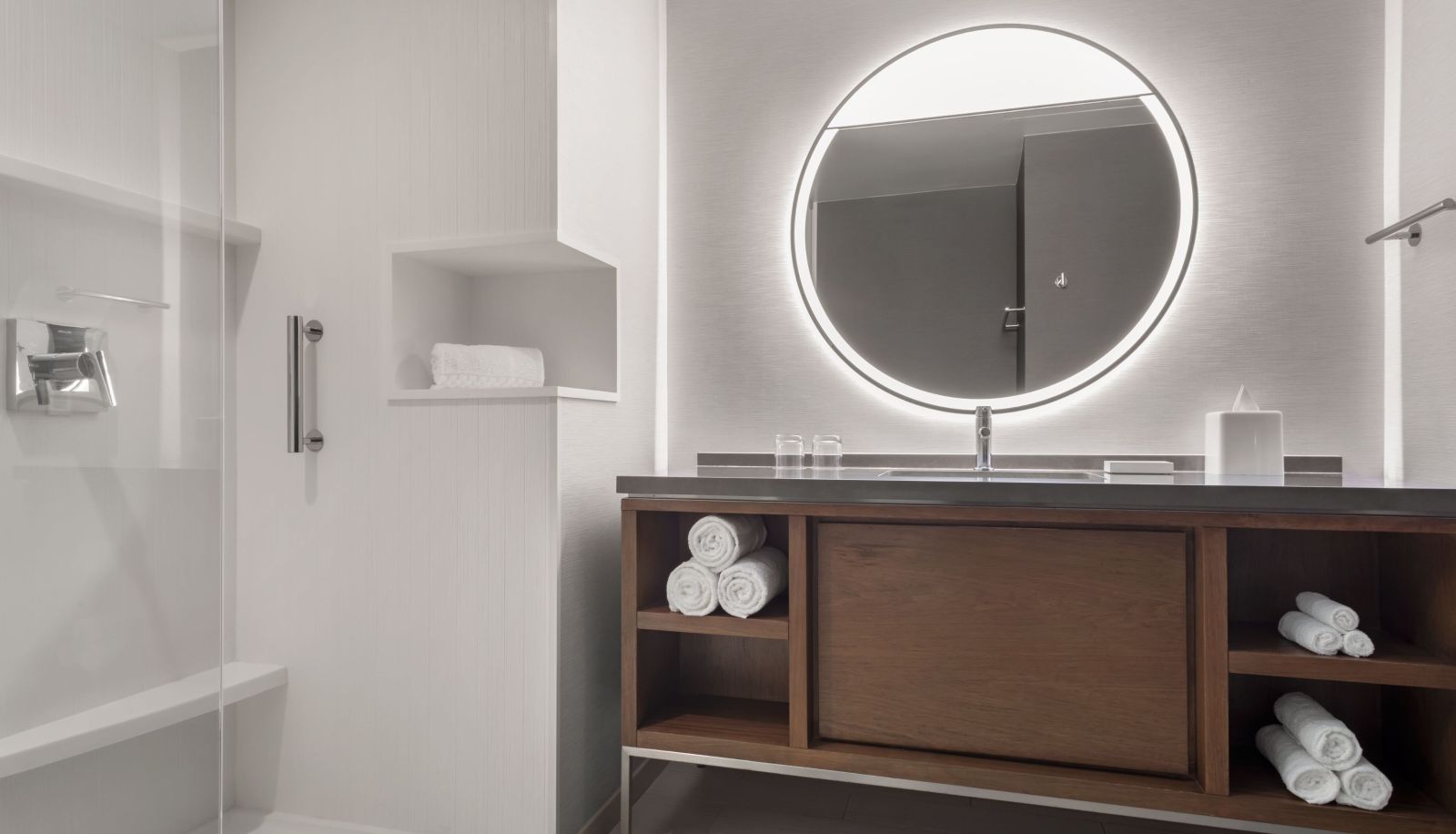 Zimmer - Courtyard by Marriott Marina del Rey