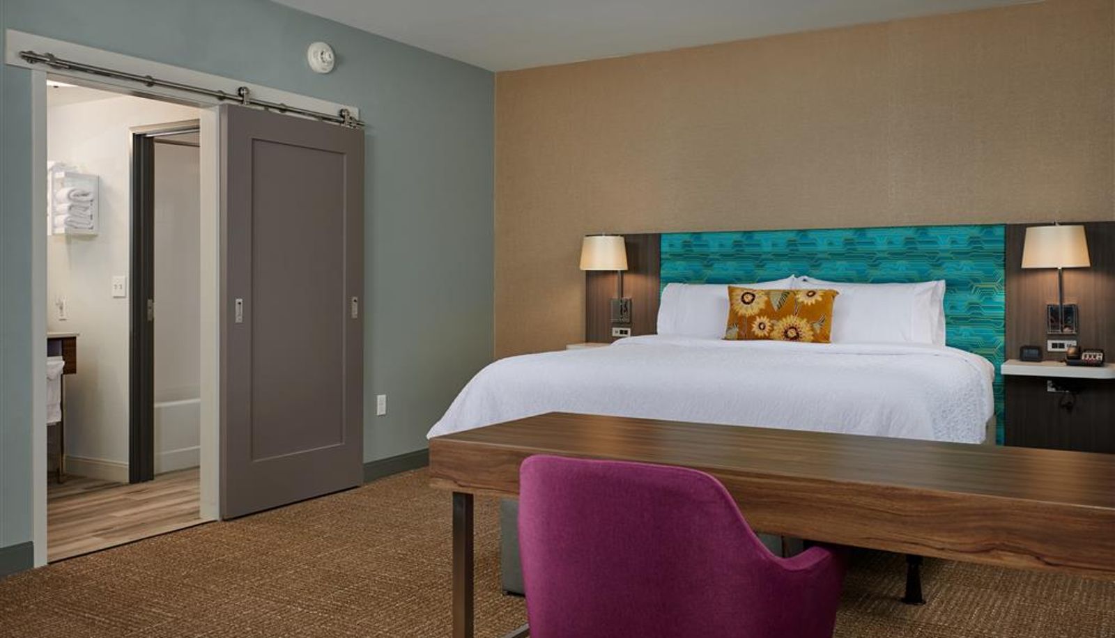 Room - Hampton Inn  Sherwood Portland