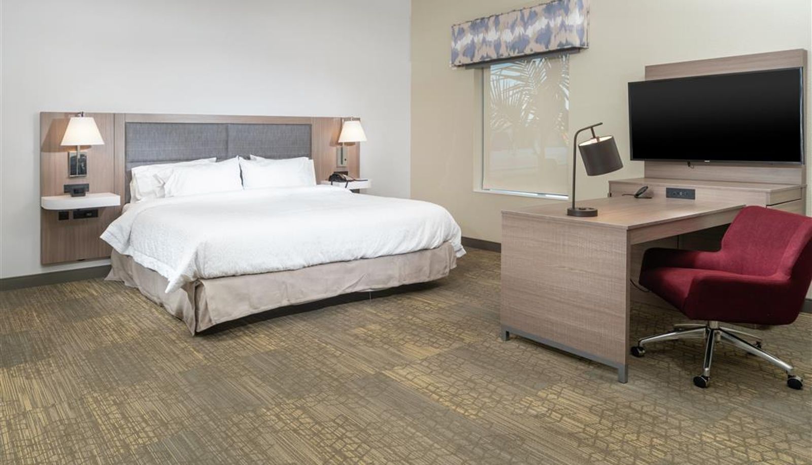 Room - Hampton Inn & Suites Santa Maria