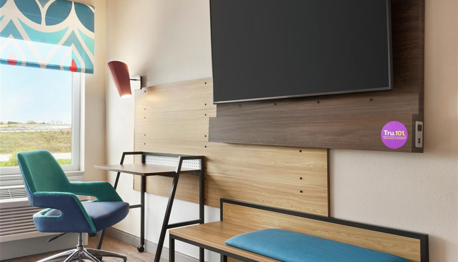 Room - Tru by Hilton Milwaukee Brookfield