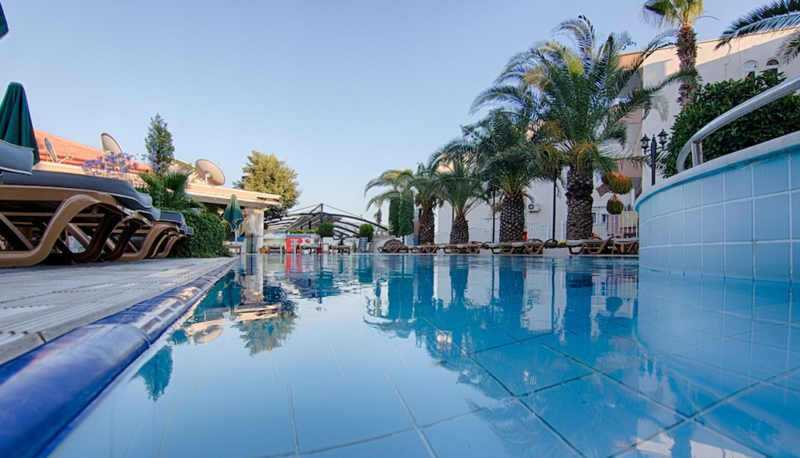 Zwembad - Romance Beach Hotel