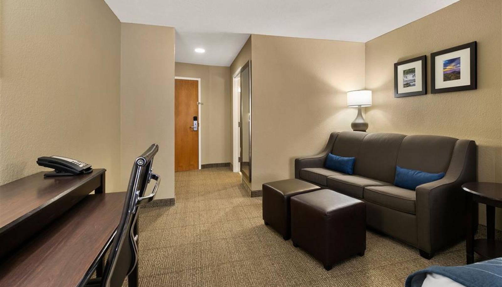 Room - Comfort Suites Commerce