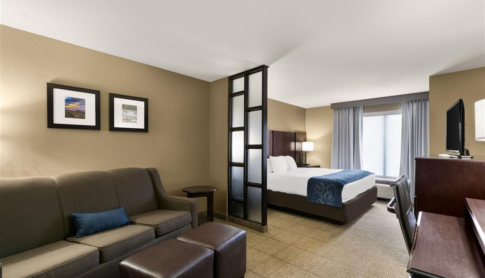 Room - Comfort Suites Commerce