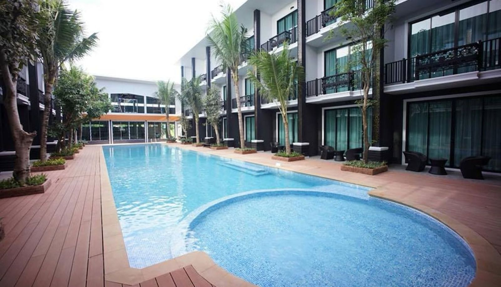 Piscina - Namthong Nan Hotel
