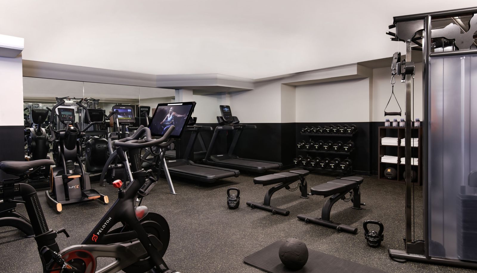 Wellnessbereich - HOLLYWOOD VOLUME a Tribute Portfolio Hotel