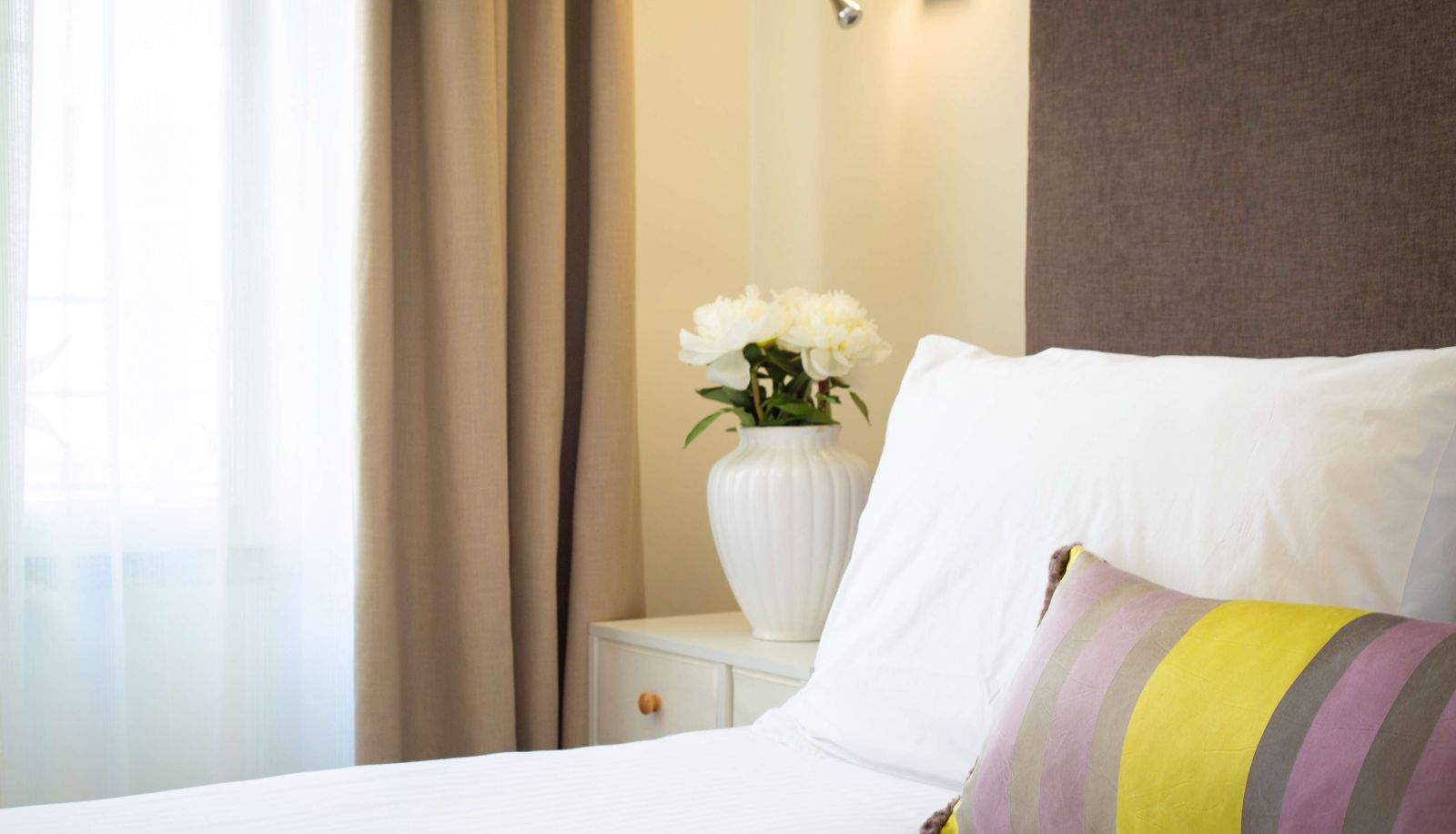 Room - HOTEL LES ARMOIRIES