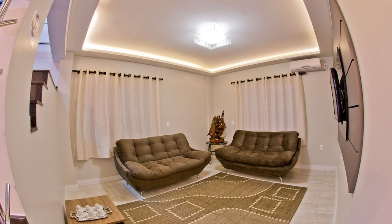 Lobby - North Hotel