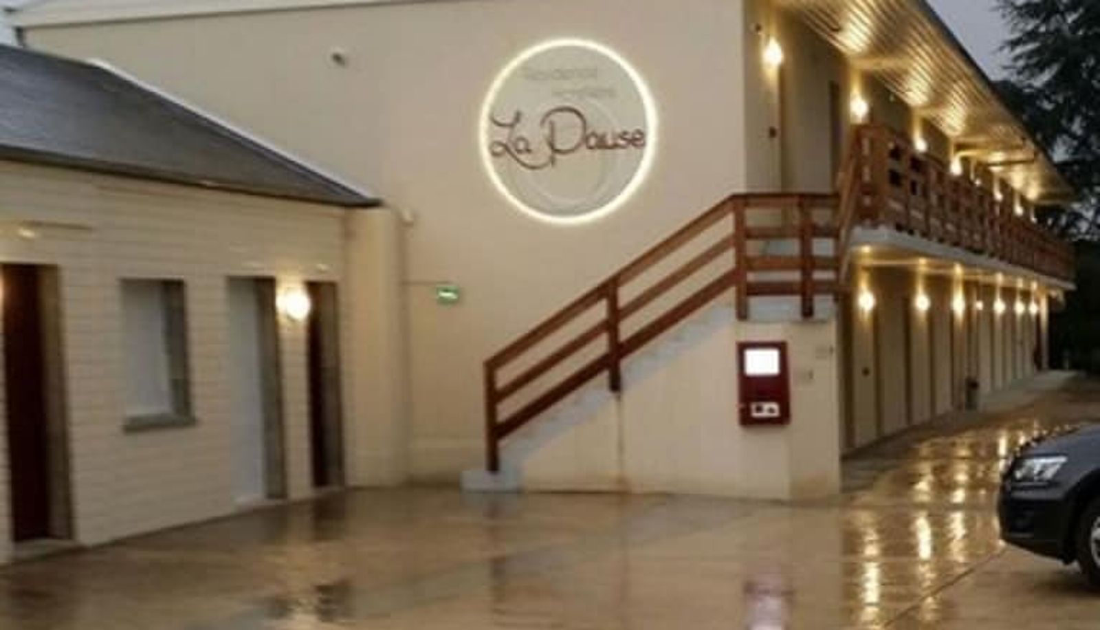Buitenruimte van het hotel - Hôtel La Pause