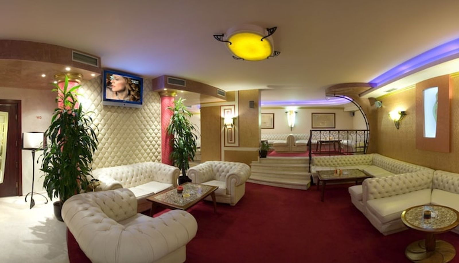 Lobby - Hotel Capitol