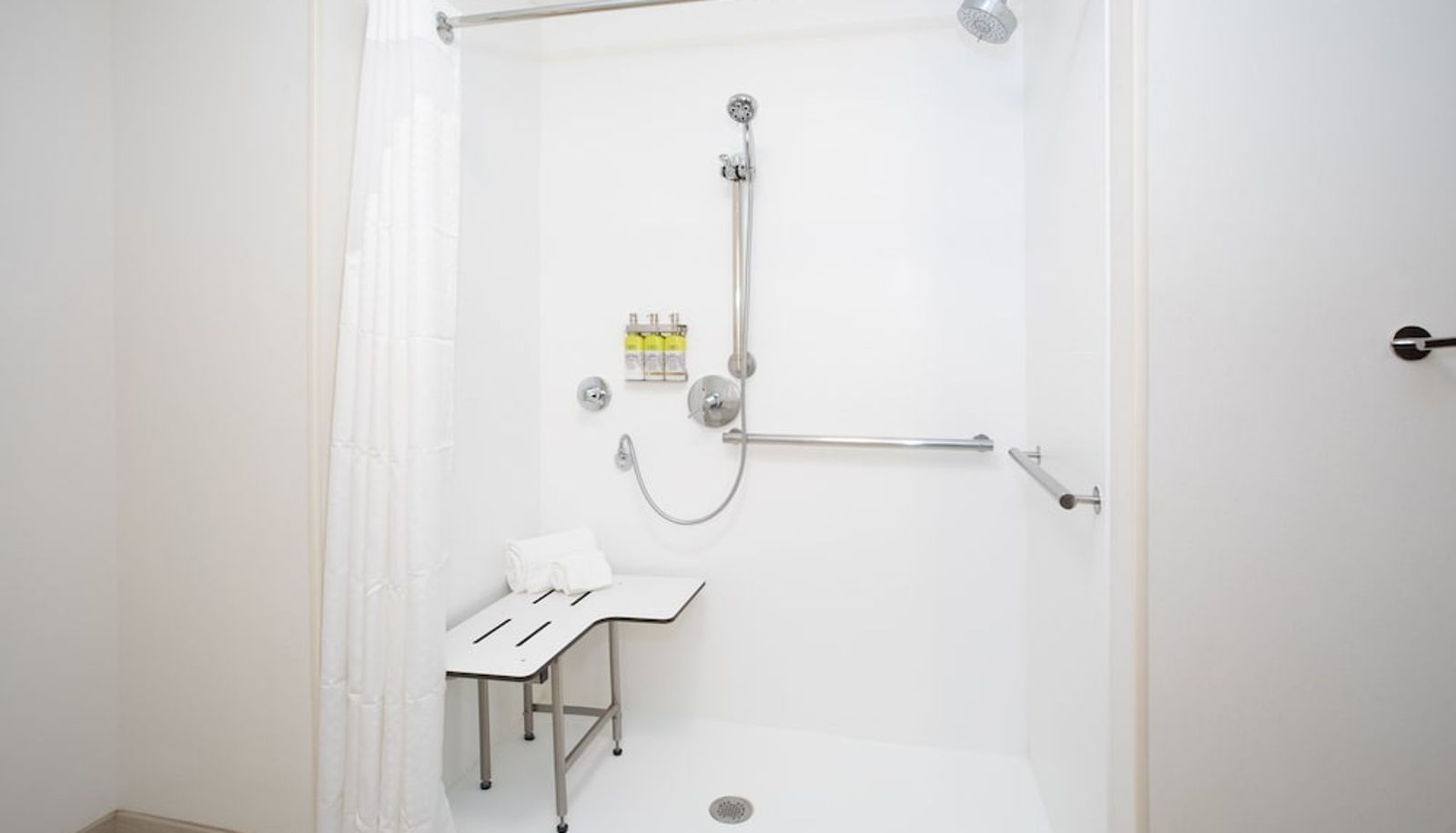 Apartment - Holiday Inn Express & Suites GOODLAND I-70 by IHG