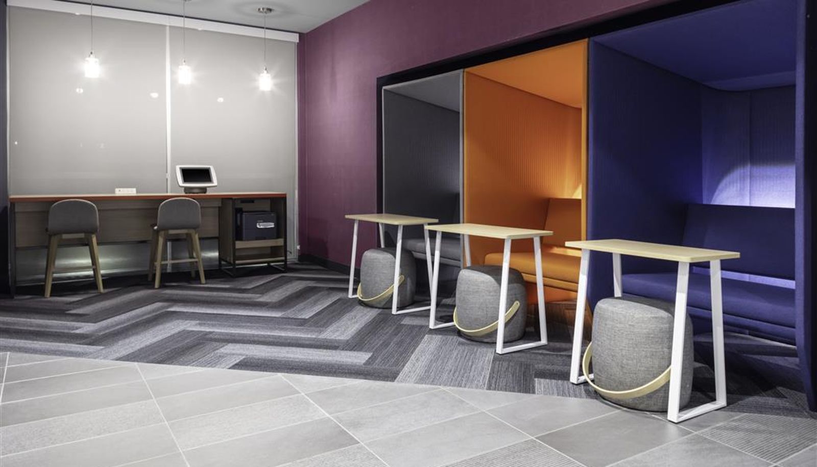 Lobby - Tru by Hilton Lynchburg