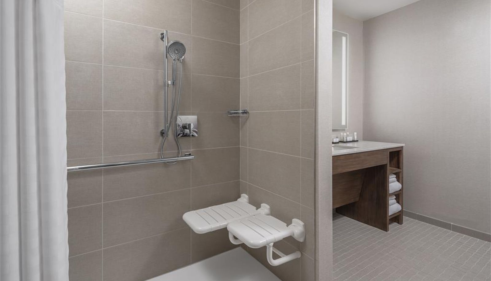 Room - Embassy Suites by Hilton Charleston Harbor Mt. Pleasant