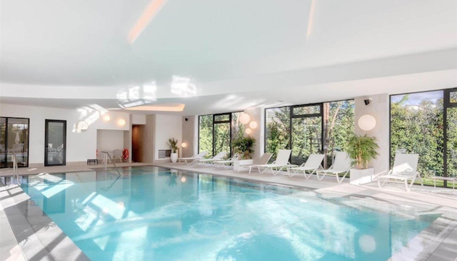 Pool - GOLDEN TULIP LYON OUEST TECHLID - Hotel & Spa