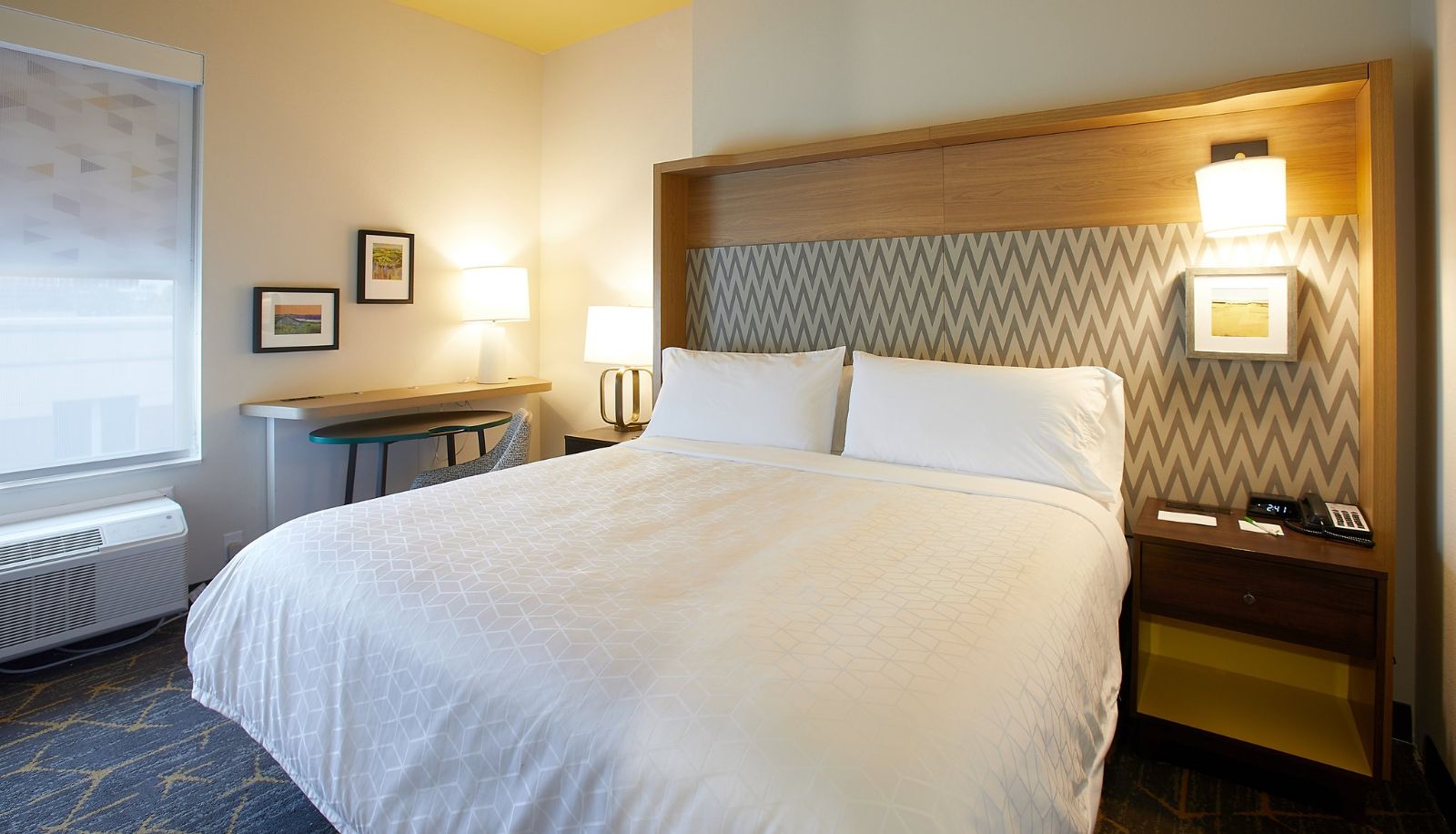 Zimmer - Holiday Inn LOUISVILLE DOWNTOWN by IHG