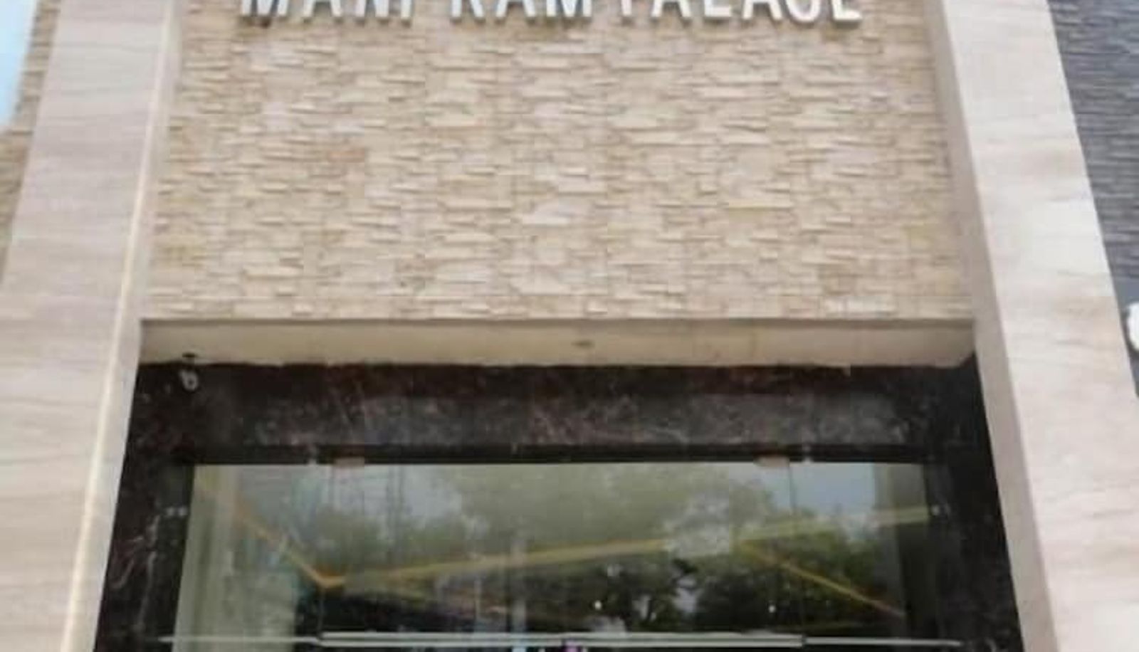 Info - Hotel Maniram Palace