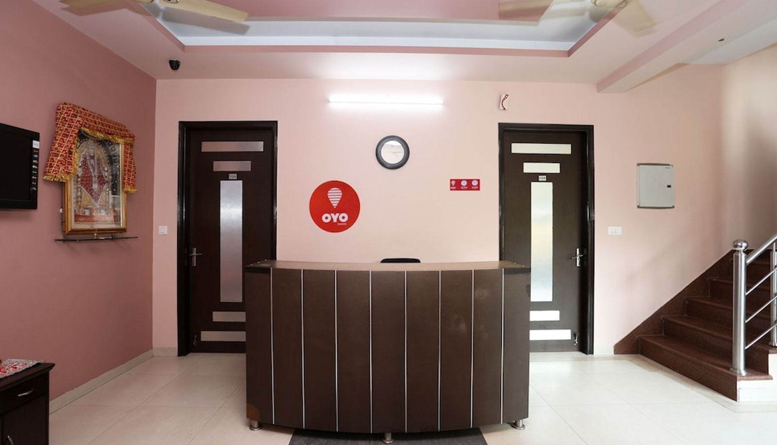 Reception - OYO 9422 Prime