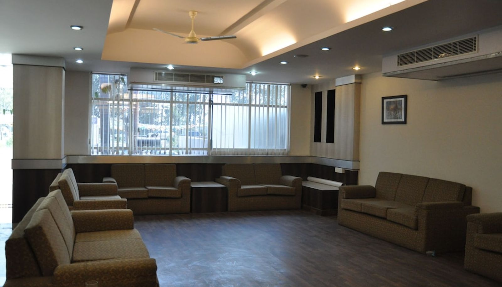 Hall - Hotel Krishna Sagar NH24