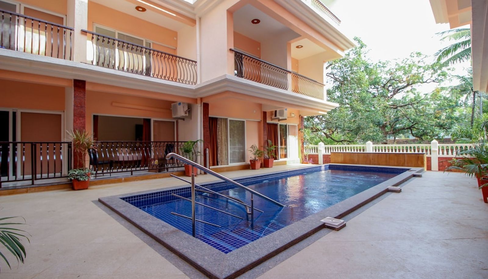 Basen - OYO 9792 Home 2BHK Poolside Siolim
