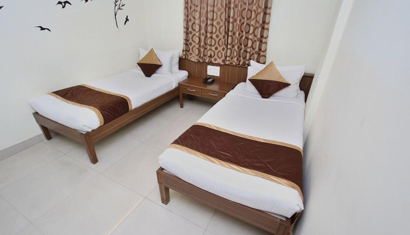 Standard room - OYO 7669 The Trinitywood Hotel