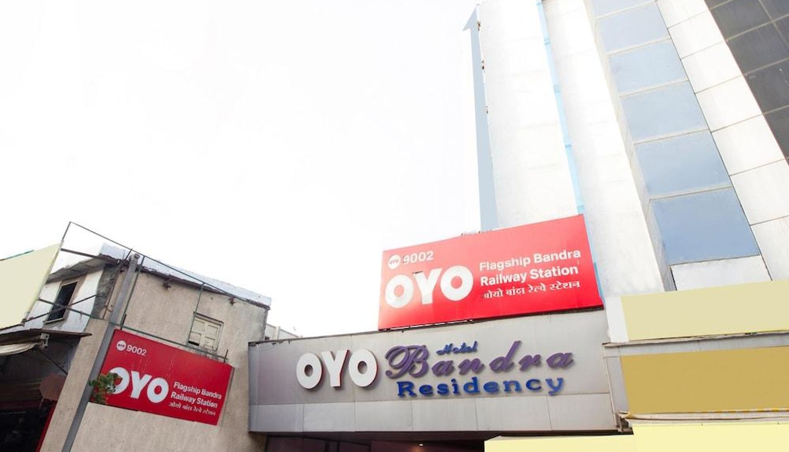 Zewnętrzna część hotelu - OYO Flagship 568 Bandra Mumbai