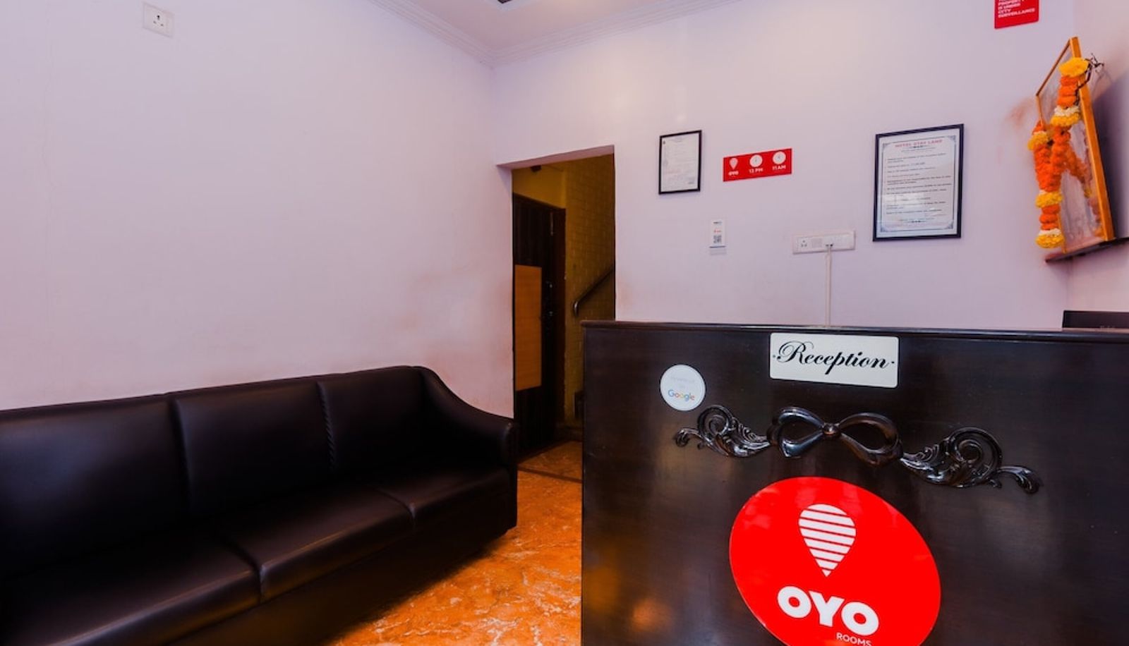 Recepcja - OYO 8685 Hotel Stayland
