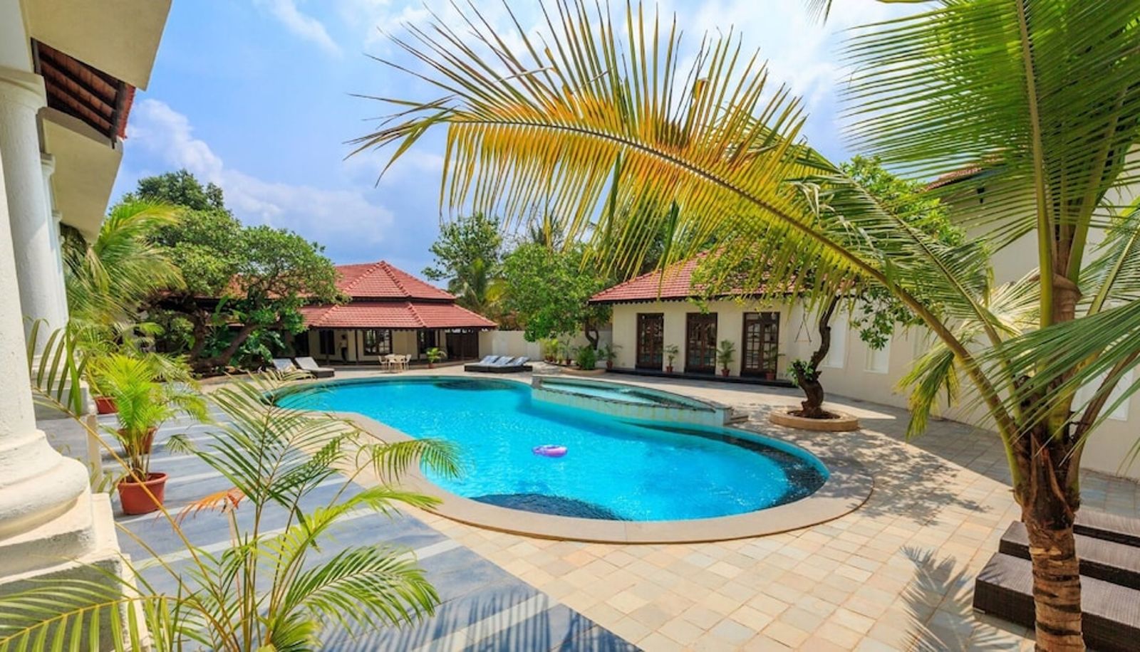 Pool - Golden Tulip Goa Mandrem