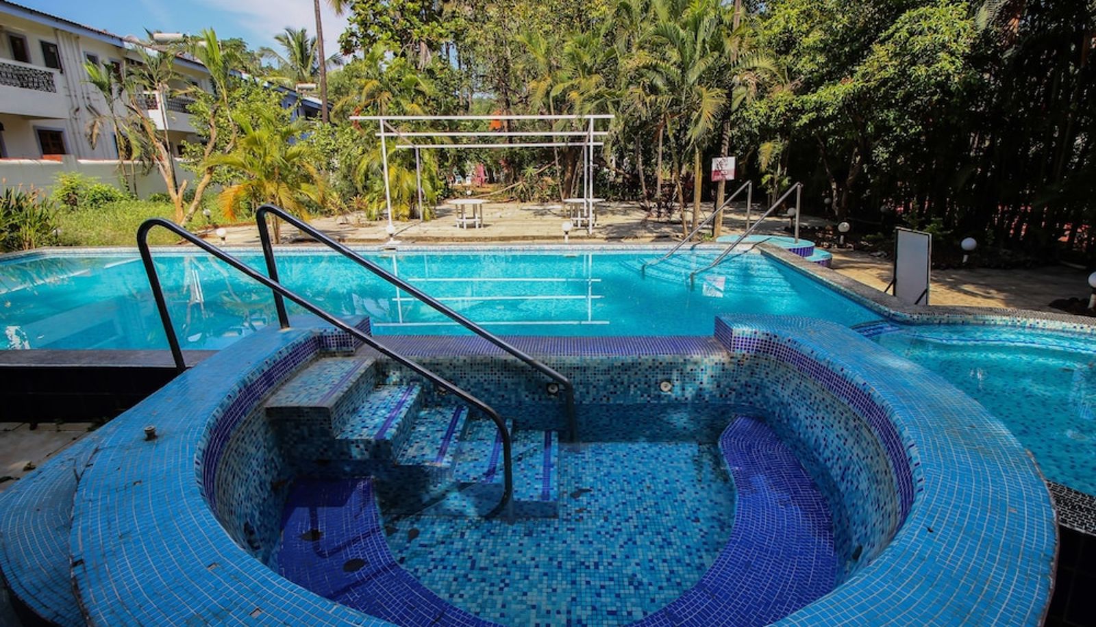 Zwembad - OYO 10401 Home 4BHK Villa Assagaon