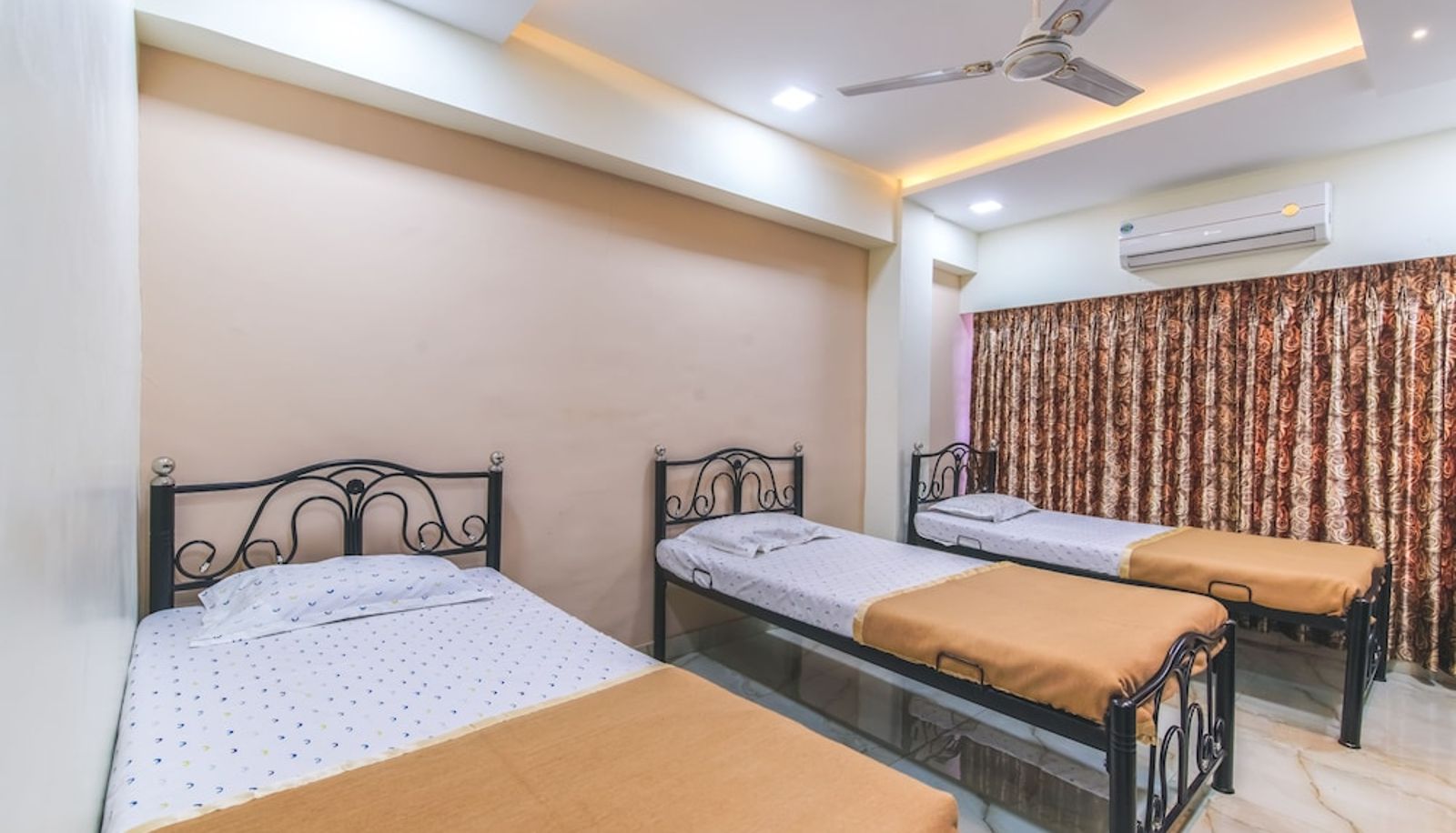Budget room (single) - Malad Hotel Nest In
