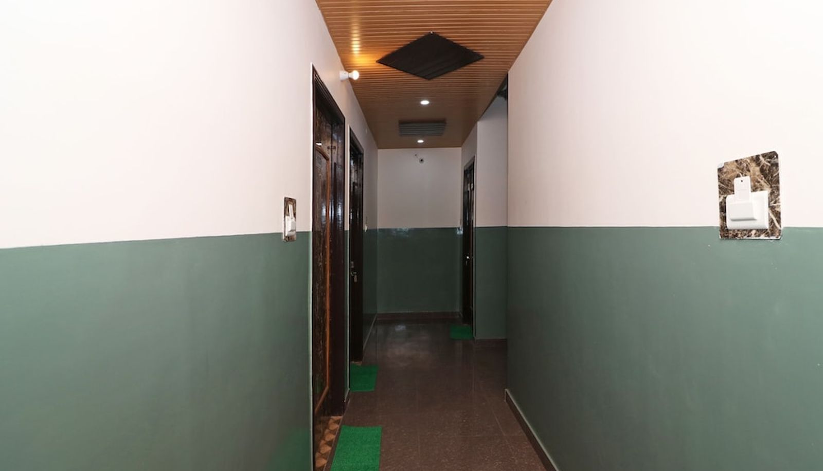 Hall - OYO 2407 Hotel Gera's M1