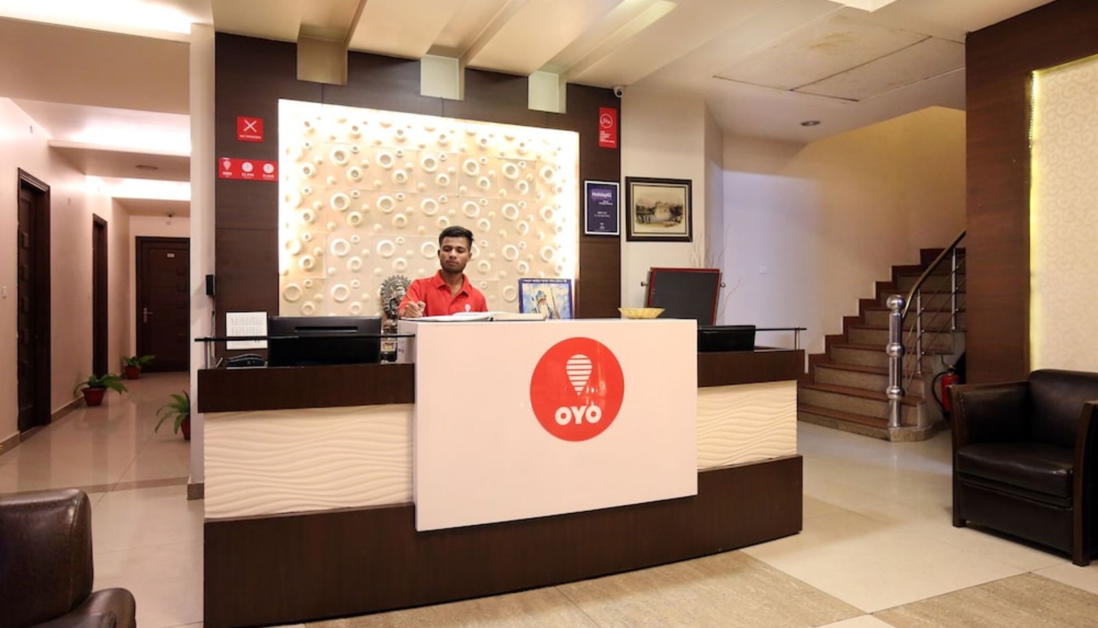 Réception - OYO Flagship 113 Golden Temple Road