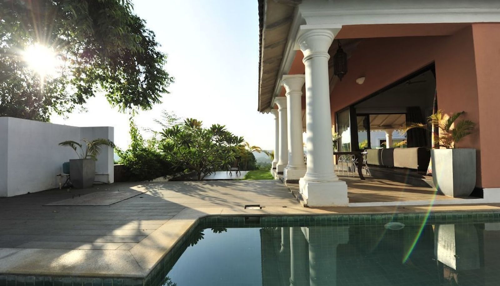 Basen - Lotus Villa By Iksha