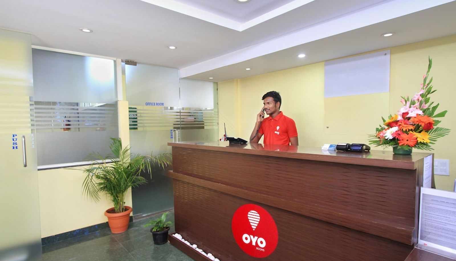 Réception - OYO 9653 Ample Premium Suites