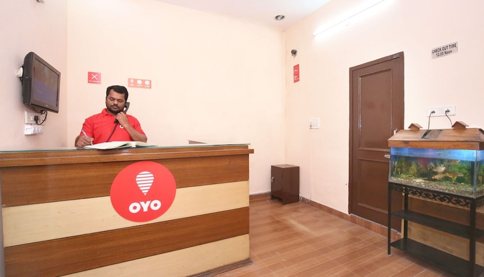 Reception - OYO 10384 Hotel Rajesh Palace