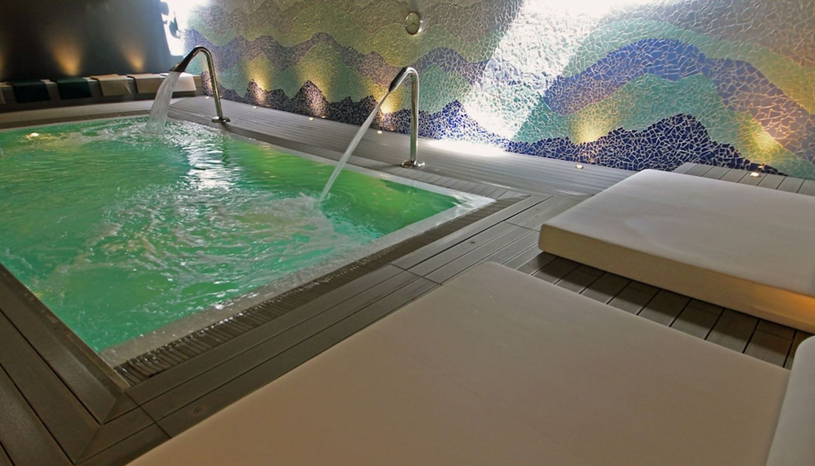 Piscina - Prestige Victoria Hotel