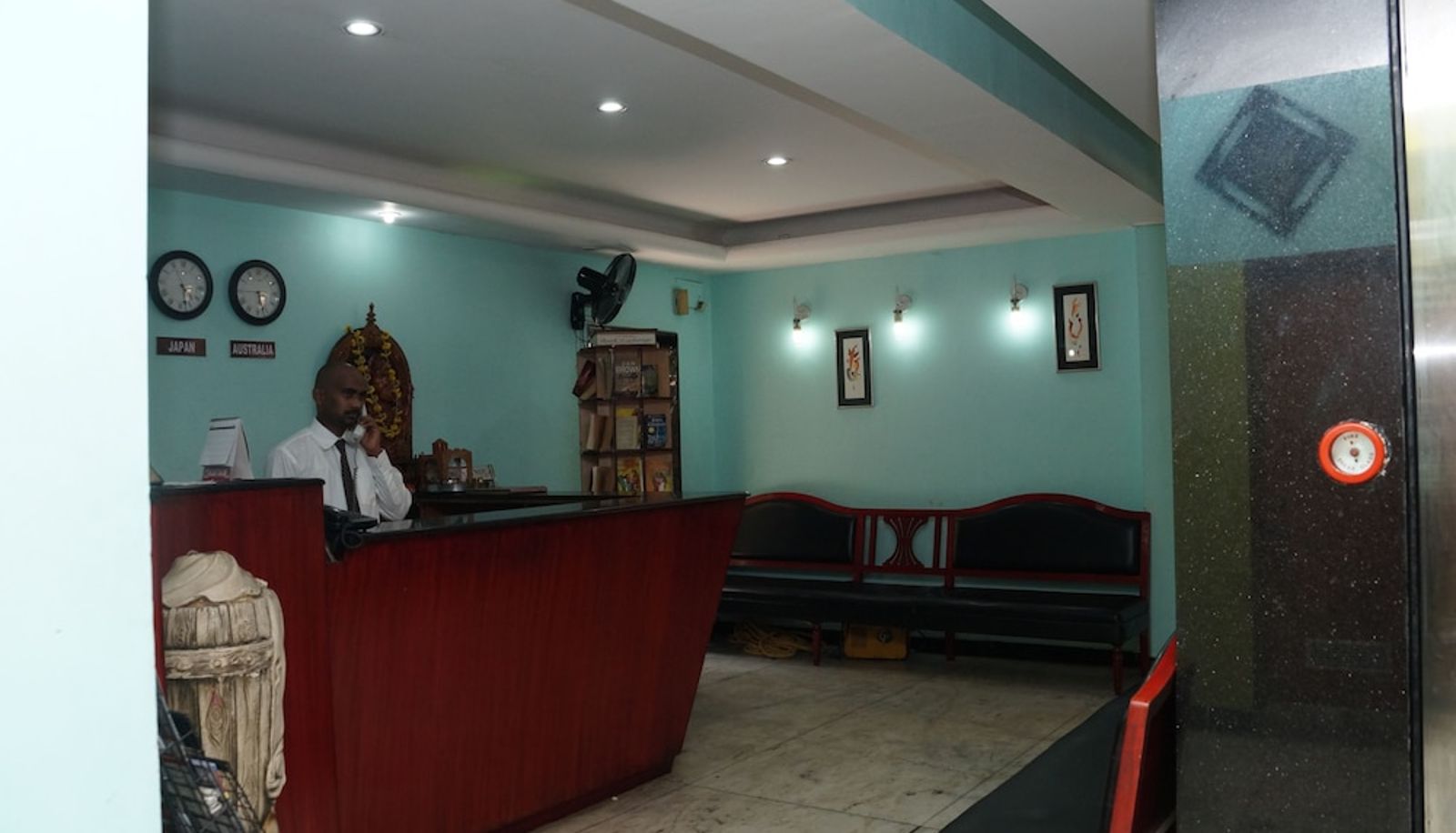 Hall - Hotel Raaj Bhaavan