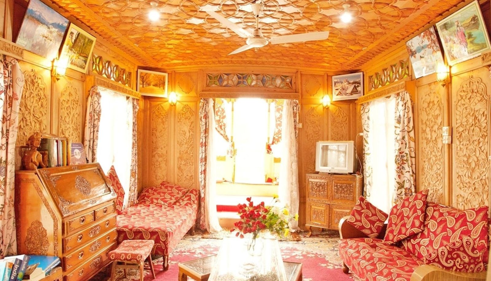 Hal - New Bul Bul Houseboat Dal Lake