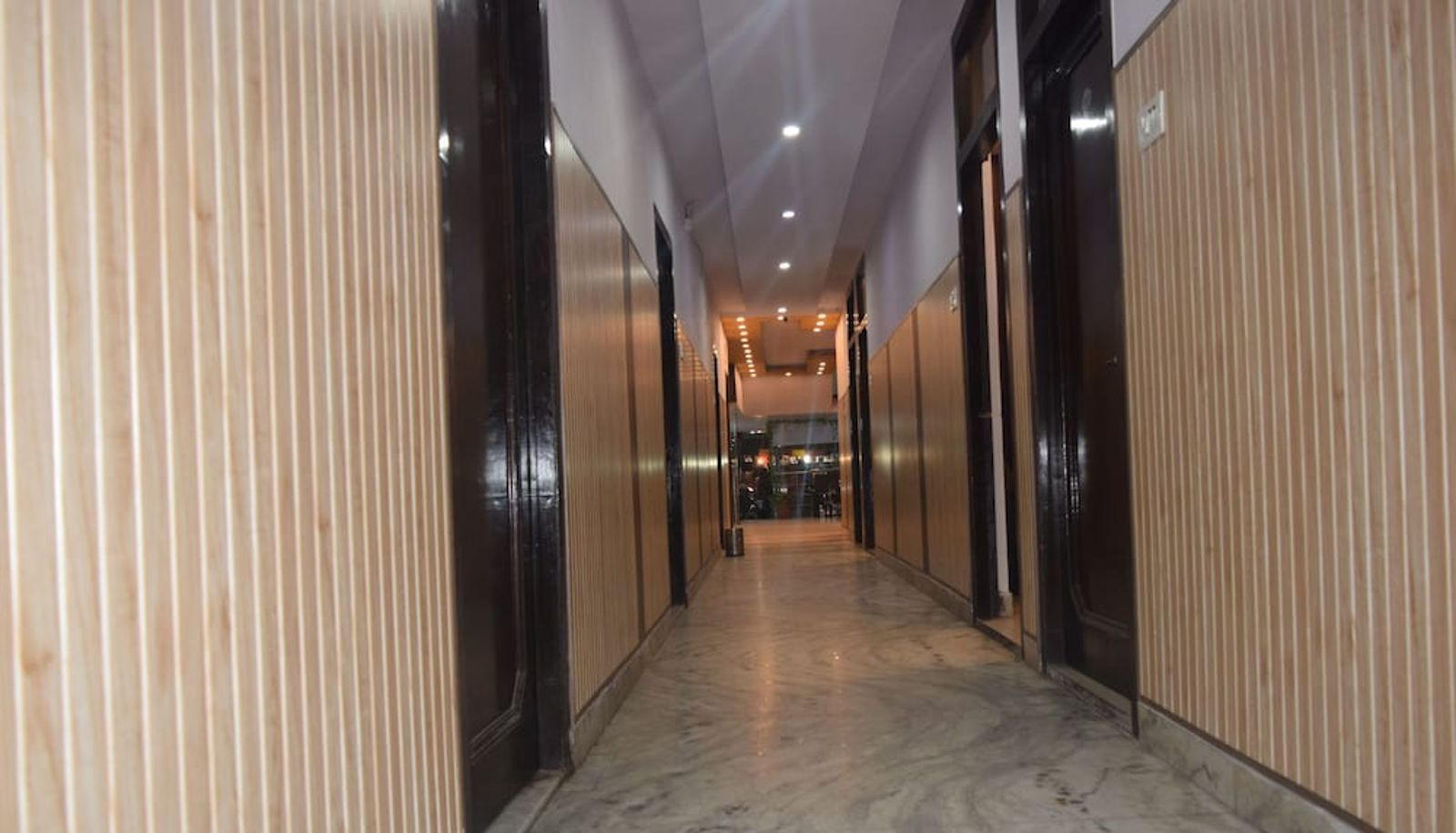 Salón - Hotel Trishul By T And M Hotels