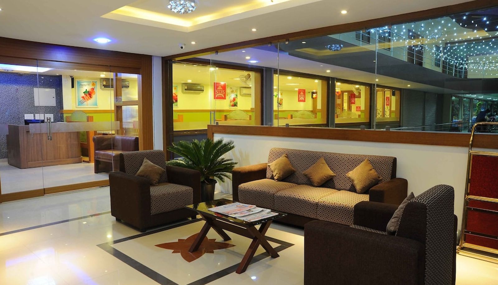 Recepción - Castle International Premium Hotel