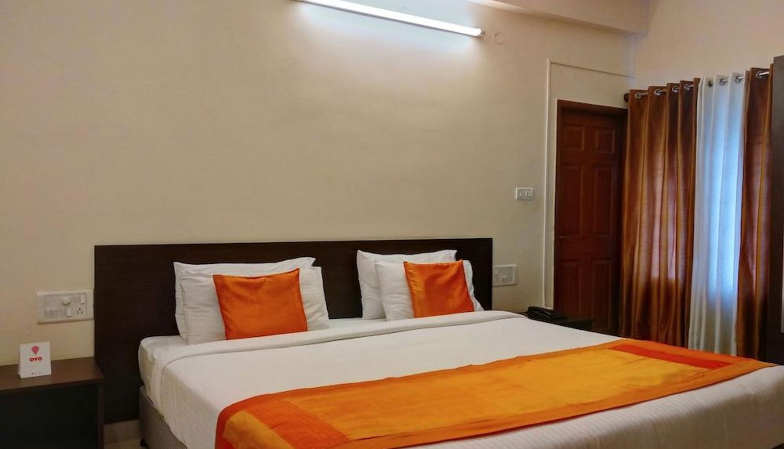 Standard room - OYO 10134 Triente Suites