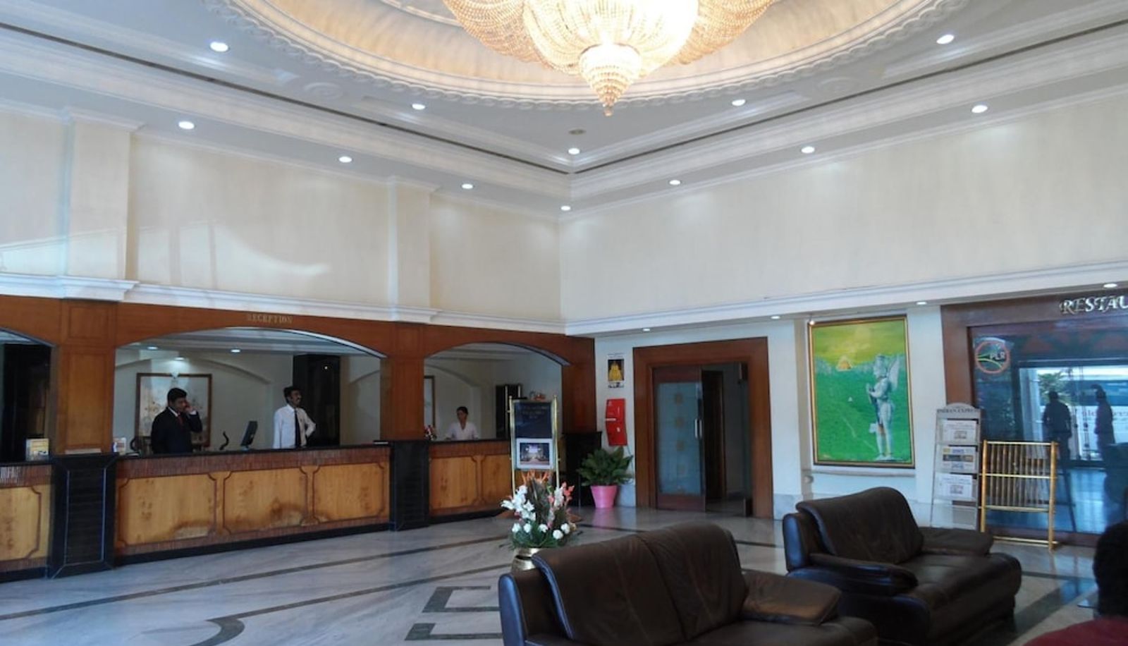 Hal - Hotel PLR Grand
