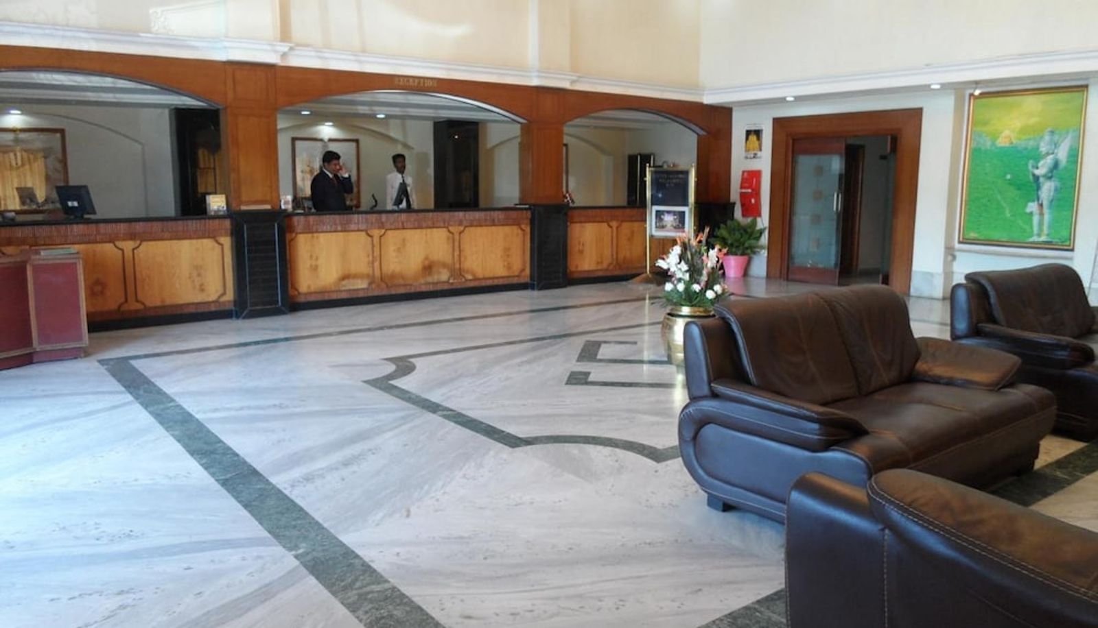 Hal - Hotel PLR Grand