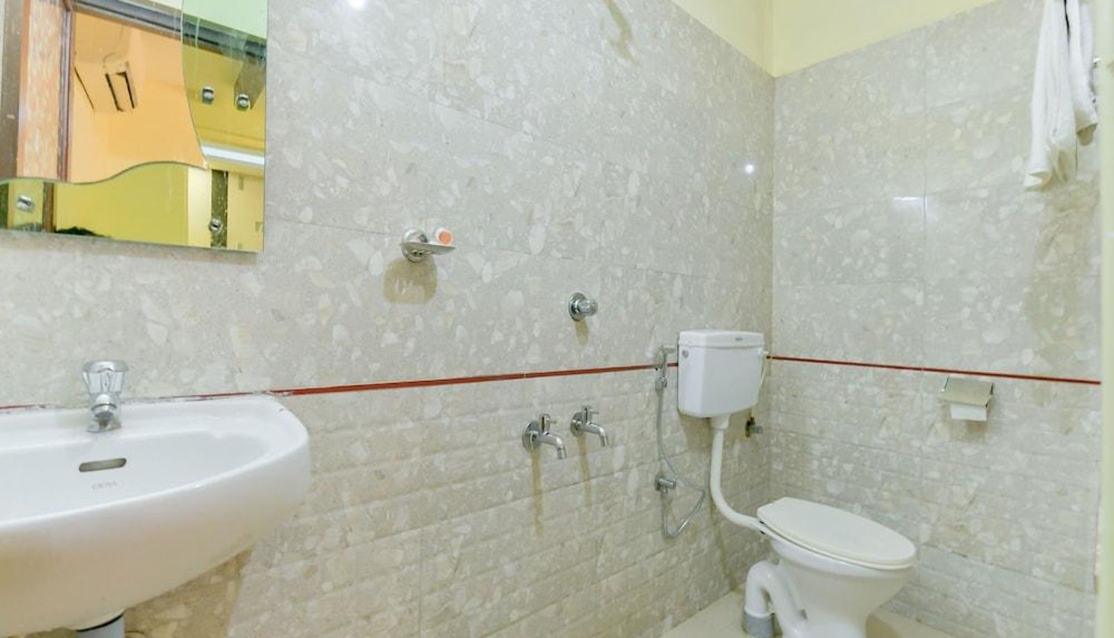 Camera superior (doppia) - OYO 8214 Malabar Plaza Residency 1