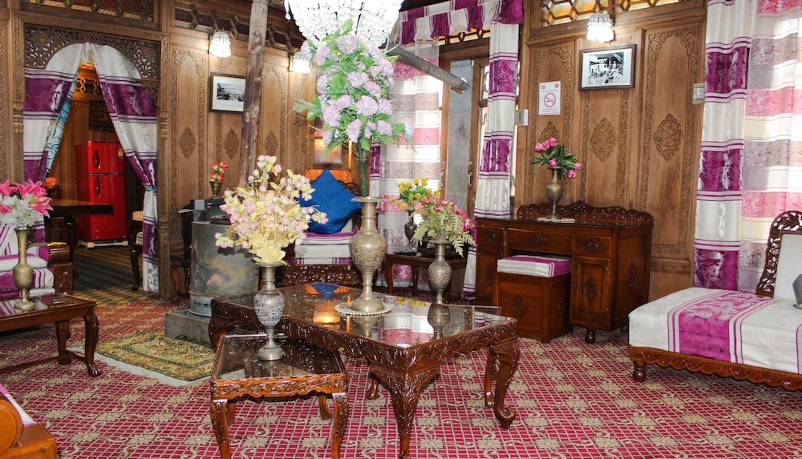 Hall - Aziz Palace