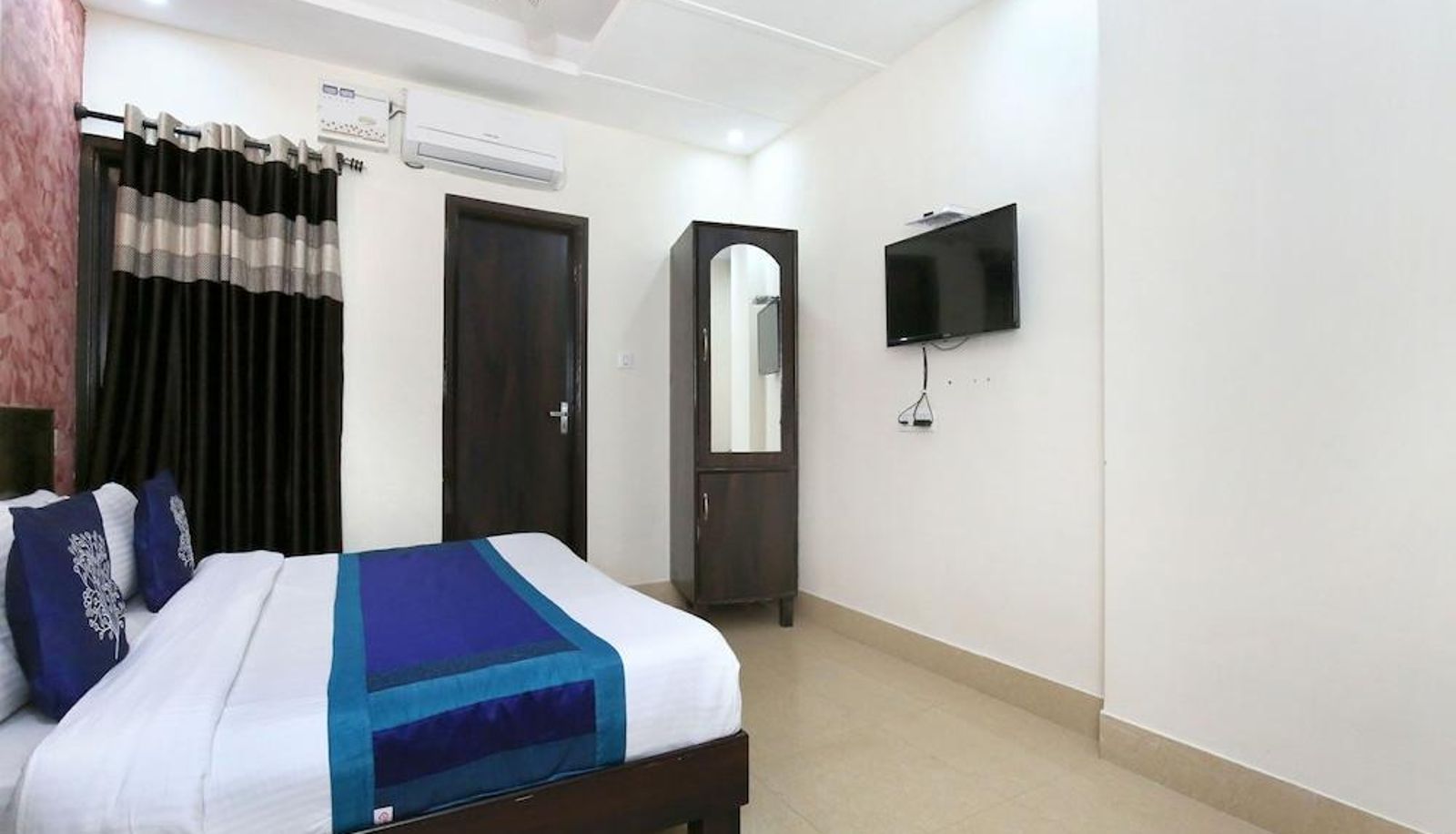 Standard room - Hotel J S Regency