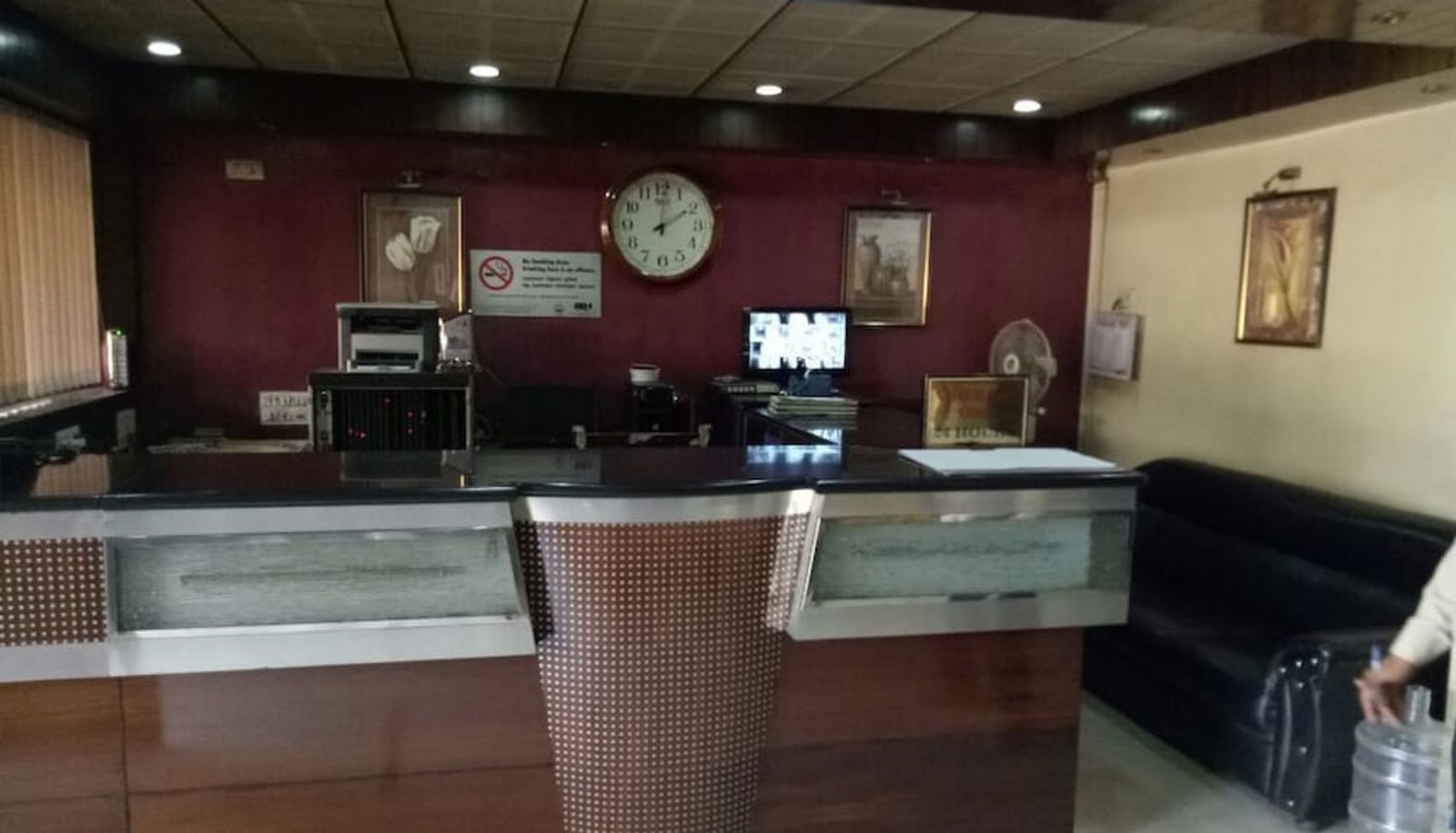 Hall - Hotel Suprabatha